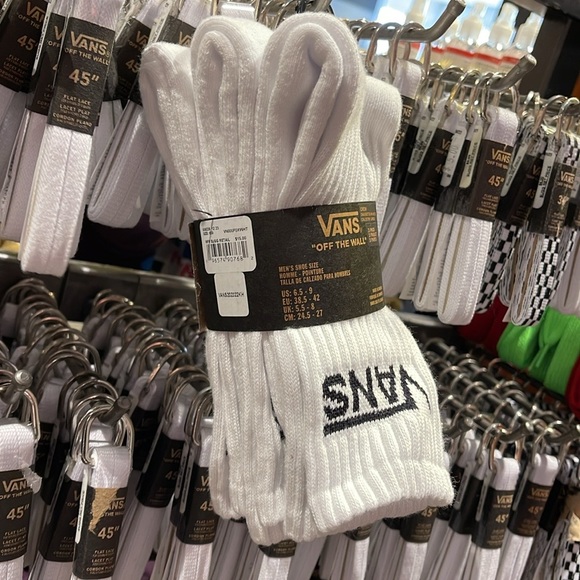 Vans Socks 3 pairs set CREW VANS.
"OFF THE WALL" White/Black
NWT - Picture 13 of 16